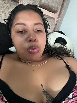Snapshot of Ninibella chatting on 06-15-26, 01:46 Ninibella online show from 06-15-26, 01:46