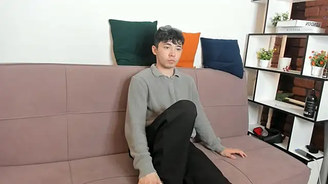 Snapshot of VelarMotion chatting on 04-13-26, 09:37 VelarMotion online show from 04-13-26, 09:37