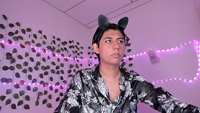 Snapshot of Ericahot3 chatting on 04-11-26, 03:49 Ericahot3 online show from 04-11-26, 03:49