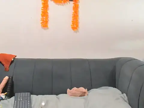 BUSTYQUEEN56  online show from 04-14-26, 02:01