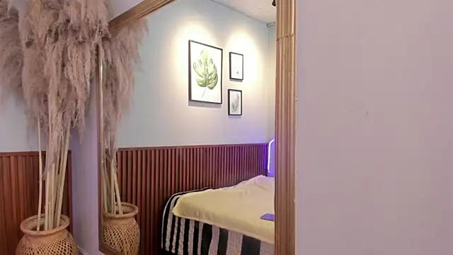 Snapshot of AMBERBENELLI chatting on 04-16-26, 07:31 AMBERBENELLI online show from 04-16-26, 07:31