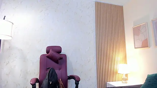Snapshot of sophiahart chatting on 05-31-26, 12:12 sophiahart online show from 05-31-26, 12:12