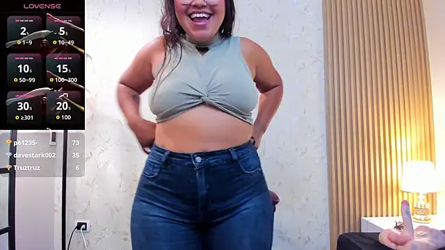 Snapshot of sophiahart chatting on 05-31-26, 06:09 sophiahart online show from 05-31-26, 06:09