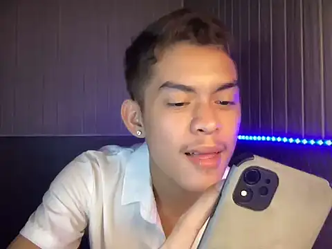yourhotasian jhonpol16 online show from 05-06-26, 08:14