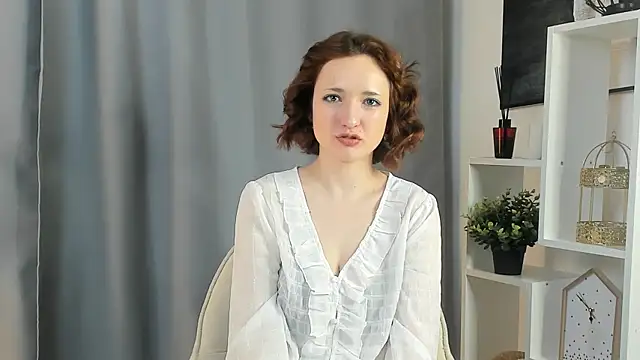 EvieEacho online show from 04-12-26, 12:21