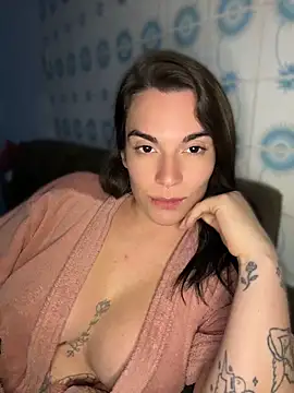 Snapshot of alicemeb chatting on 04-28-26, 03:55 alicemeb online show from 04-28-26, 03:55