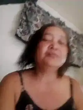 Snapshot of jeanyummytits chatting on 05-27-26, 05:37 jeanyummytits online show from 05-27-26, 05:37