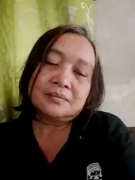 Snapshot of jeanyummytits chatting on 05-29-26, 11:58 jeanyummytits online show from 05-29-26, 11:58