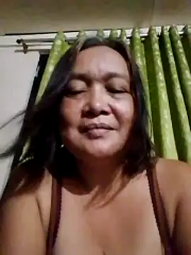 Snapshot of jeanyummytits chatting on 06-12-26, 11:20 jeanyummytits online show from 06-12-26, 11:20