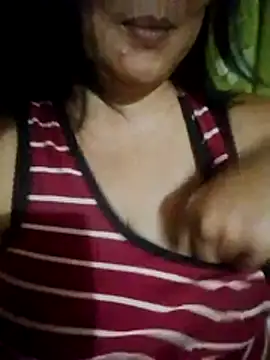 Snapshot of jeanyummytits chatting on 06-21-26, 11:46 jeanyummytits online show from 06-21-26, 11:46