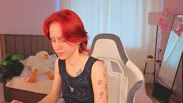 Snapshot of Milena_Milyan chatting on 07-18-26, 01:21 Milena Milyan online show from 07-18-26, 01:21