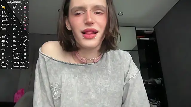 Snapshot of Niky_Long chatting on 06-25-26, 01:15 Niky Long online show from 06-25-26, 01:15