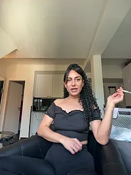CurlyRouge online show from 05-20-26, 02:23