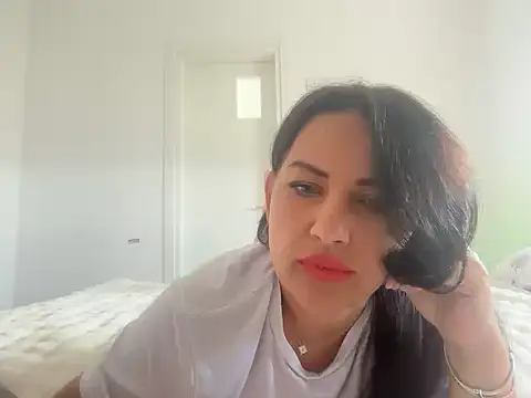 Snapshot of SeleneVane chatting on 07-04-26, 11:38 SeleneVane online show from 07-04-26, 11:38
