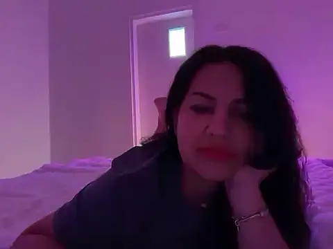 Snapshot of SeleneVane chatting on 08-08-26, 08:33 SeleneVane online show from 08-08-26, 08:33
