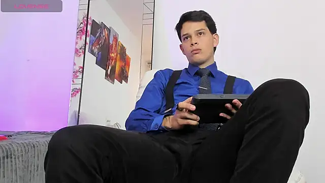 Snapshot of elijah_stoone chatting on 04-15-26, 12:12 elijah stoone online show from 04-15-26, 12:12