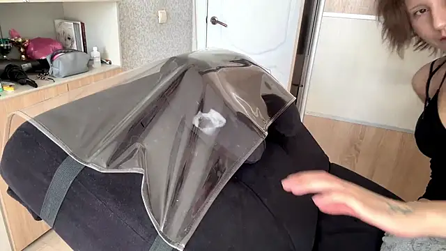 WuhhwLina online show from 04-15-26, 09:05