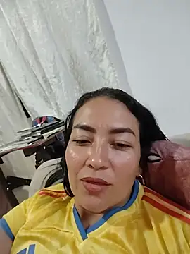 Snapshot of LuluDream chatting on 06-14-26, 02:24 LuluDream online show from 06-14-26, 02:24