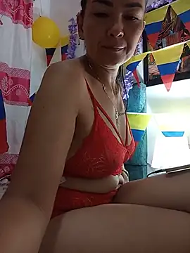Snapshot of LuluDream chatting on 06-20-26, 06:16 LuluDream online show from 06-20-26, 06:16