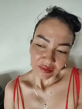 Snapshot of LuluDream chatting on 06-23-26, 03:43 LuluDream online show from 06-23-26, 03:43