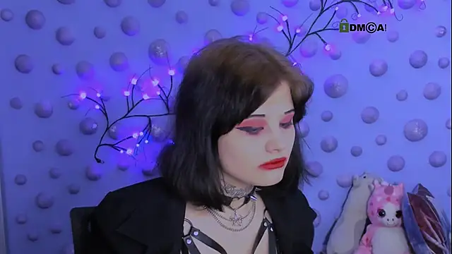 nikki kiss  online show from 04-17-26, 09:01