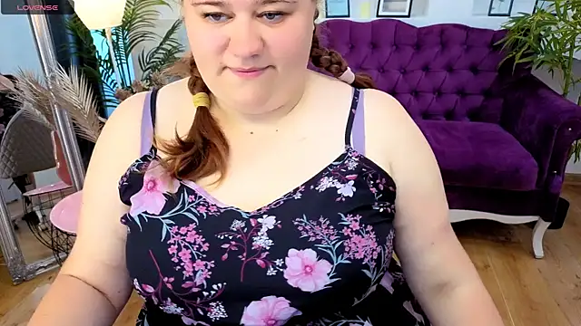 Snapshot of Bella_Blvck chatting on 05-15-26, 05:58 Bella Blvck online show from 05-15-26, 05:58