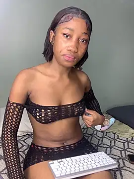 Petite BUNNYWORXXX online show from 04-21-26, 12:56