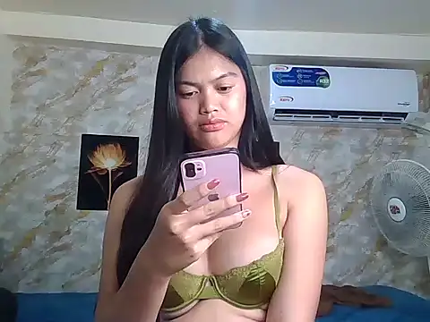 Snapshot of Foxie_Naughty chatting on 05-09-26, 05:51 Foxie Naughty online show from 05-09-26, 05:51