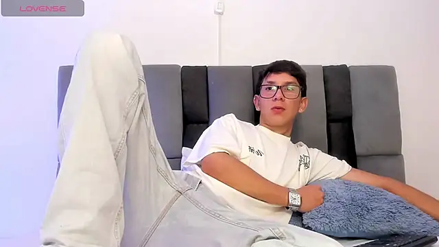 Adrien silex online show from 04-15-26, 04:58