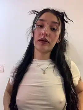 NickieCute- online show from 04-28-26, 10:15