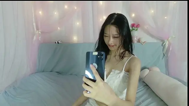 Snapshot of shy_pink_doll chatting on 07-30-26, 03:33 shy pink doll online show from 07-30-26, 03:33