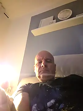 Snapshot of mannohmann5 chatting on 07-27-26, 07:43 mannohmann5 online show from 07-27-26, 07:43