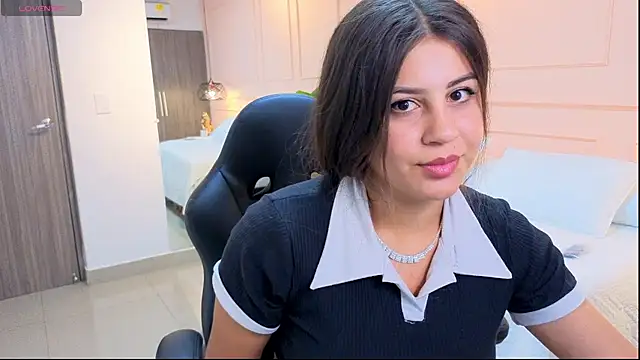 Snapshot of OLIVIA_GARCIA__ chatting on 04-15-26, 12:23 OLIVIA GARCIA online show from 04-15-26, 12:23