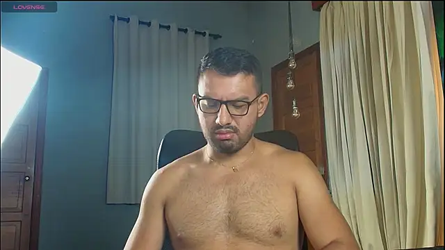 Snapshot of JacobWestt chatting on 04-21-26, 11:38 JacobWestt online show from 04-21-26, 11:38