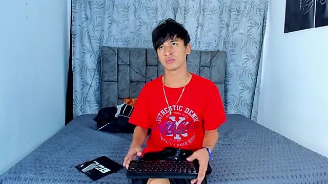 Snapshot of IhanKing chatting on 06-11-26, 06:50 IhanKing online show from 06-11-26, 06:50