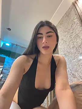 Snapshot of evelyn_hills chatting on 04-18-26, 01:59 evelyn hills online show from 04-18-26, 01:59