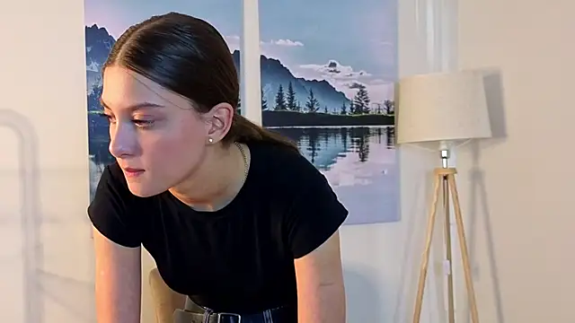 NatashaRieker online show from 04-17-26, 09:45