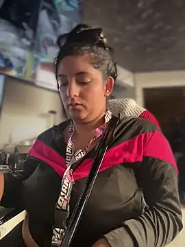 Snapshot of Paris__LS chatting on 04-14-26, 01:28 Paris LS online show from 04-14-26, 01:28