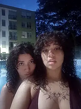 Snapshot of Chloe_and_Violeta chatting on 07-08-26, 11:31 Chloe and Violeta online show from 07-08-26, 11:31