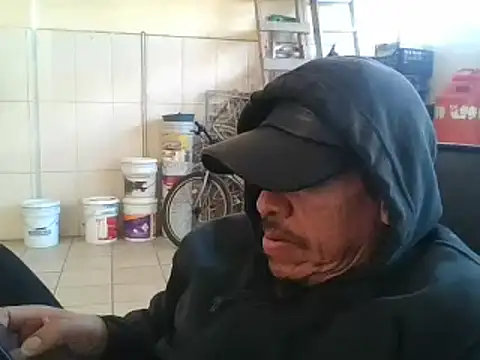 Snapshot of Oskr2024XXX chatting on 12-20-24, 07:17 Oskr2024XXX online show from 12-20-24, 07:17