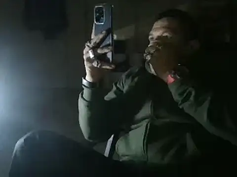 Snapshot of Oskr2024XXX chatting on 01-22-25, 05:05 Oskr2024XXX online show from 01-22-25, 05:05