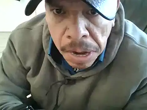 Snapshot of Oskr2024XXX chatting on 01-29-25, 09:39 Oskr2024XXX online show from 01-29-25, 09:39