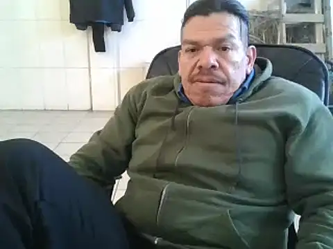 Snapshot of Oskr2024XXX chatting on 02-12-25, 08:18 Oskr2024XXX online show from 02-12-25, 08:18