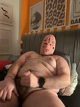 Snapshot of merthanss chatting on 04-15-26, 10:54 merthanss online show from 04-15-26, 10:54