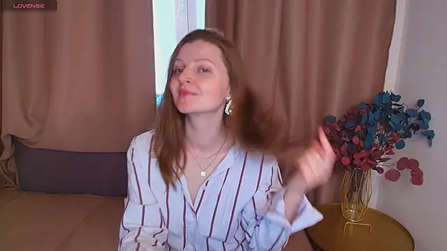 Snapshot of Liza__Evans chatting on 05-09-26, 02:06 Liza Evans online show from 05-09-26, 02:06