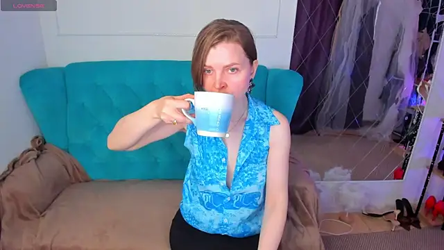 Snapshot of Liza__Evans chatting on 05-28-26, 01:58 Liza Evans online show from 05-28-26, 01:58