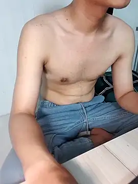 Snapshot of Louis_Caoxxx chatting on 05-10-26, 06:13 Louis Caoxxx online show from 05-10-26, 06:13
