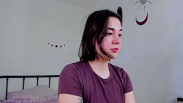 Snapshot of LiyaFly chatting on 05-13-26, 04:10 LiyaFly online show from 05-13-26, 04:10