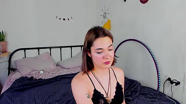 Snapshot of LiyaFly chatting on 06-05-26, 02:34 LiyaFly online show from 06-05-26, 02:34