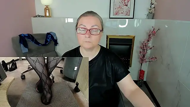 Alexandra Kind online show from 06-10-26, 01:50